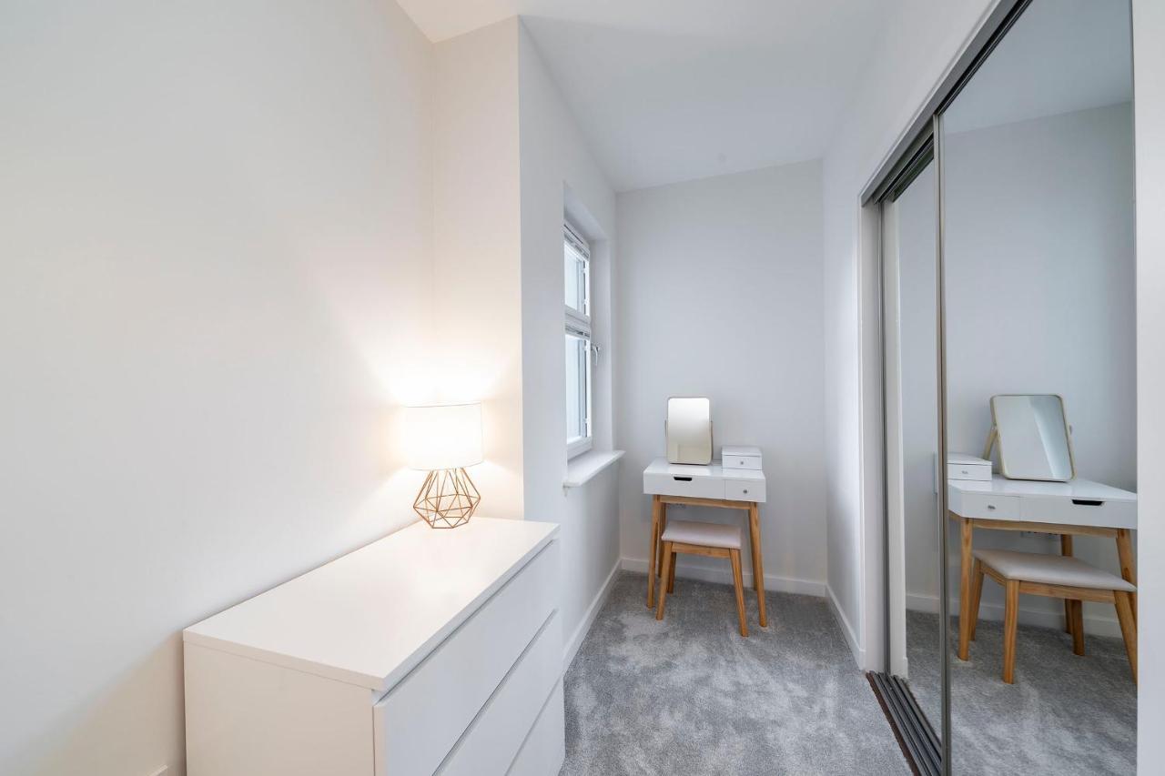 ברוטי פרי W. Queen St. Apt. מראה חיצוני תמונה