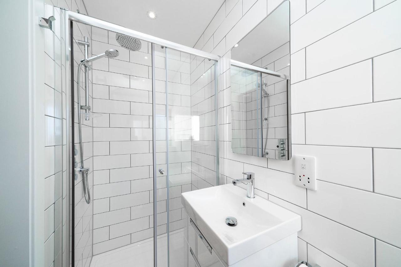 ברוטי פרי W. Queen St. Apt. מראה חיצוני תמונה